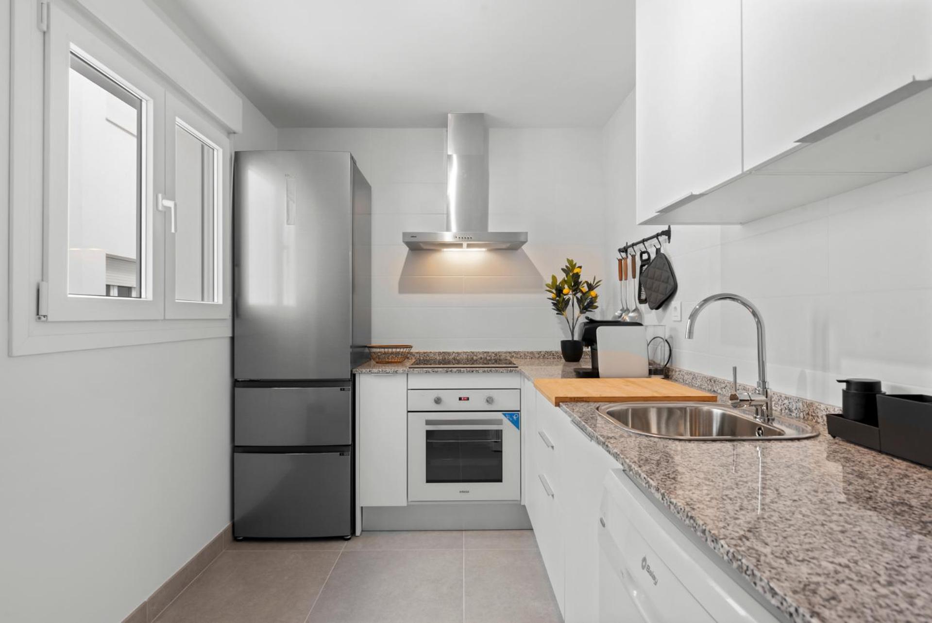 Beautiful 2-Bedroom Apartment Near Center And Beach Эстепона Экстерьер фото