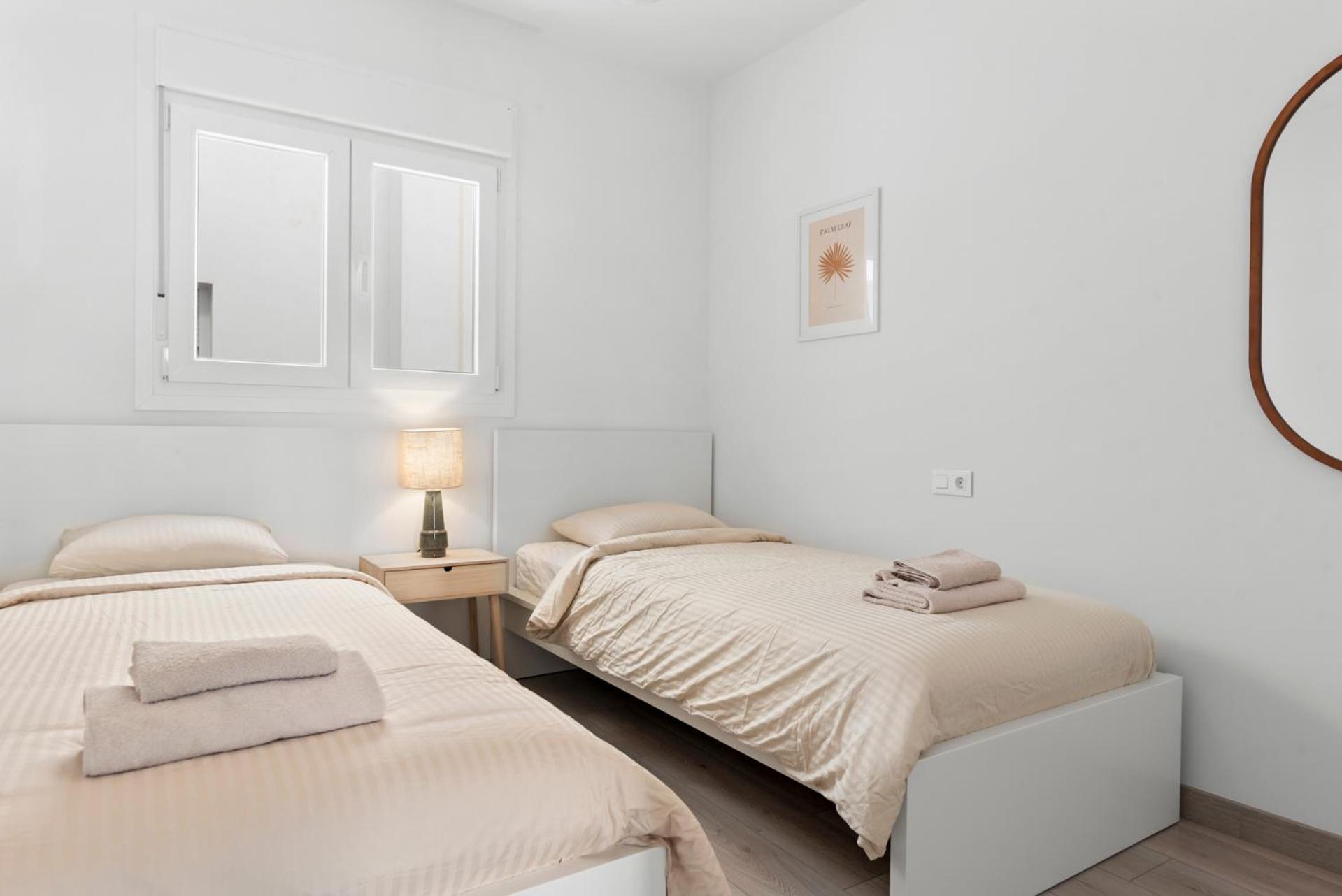 Beautiful 2-Bedroom Apartment Near Center And Beach Эстепона Экстерьер фото