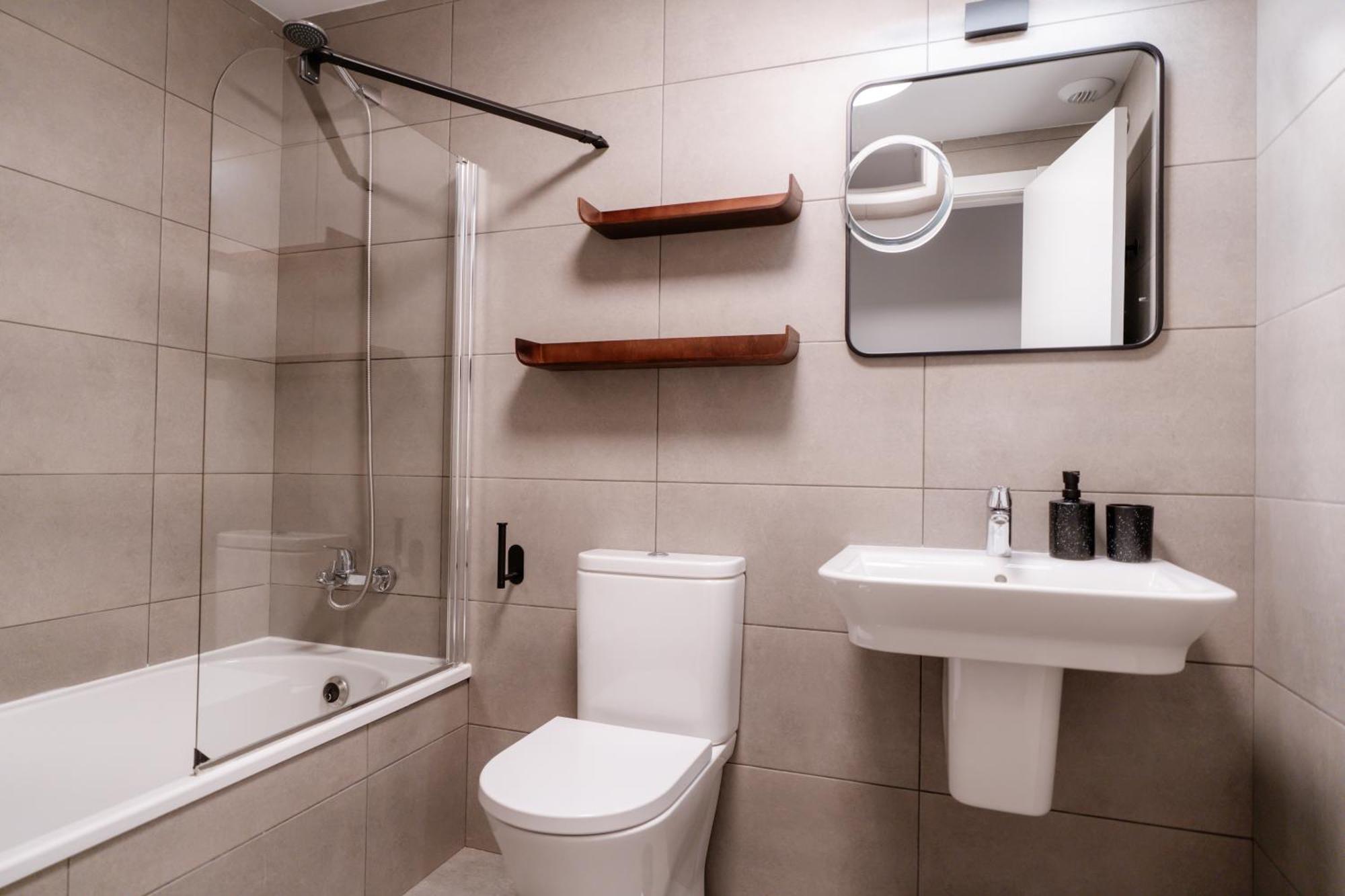 Beautiful 2-Bedroom Apartment Near Center And Beach Эстепона Экстерьер фото